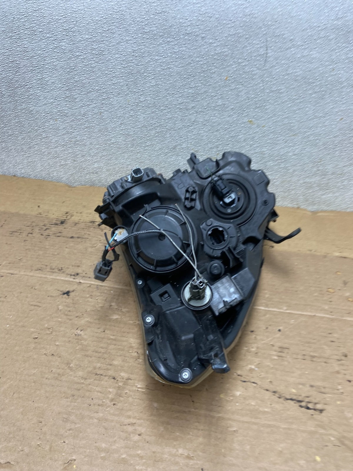 2009-2013 Nissan Rogue Right Passenger Xenon HID Headlight OEM AB5340 DW5