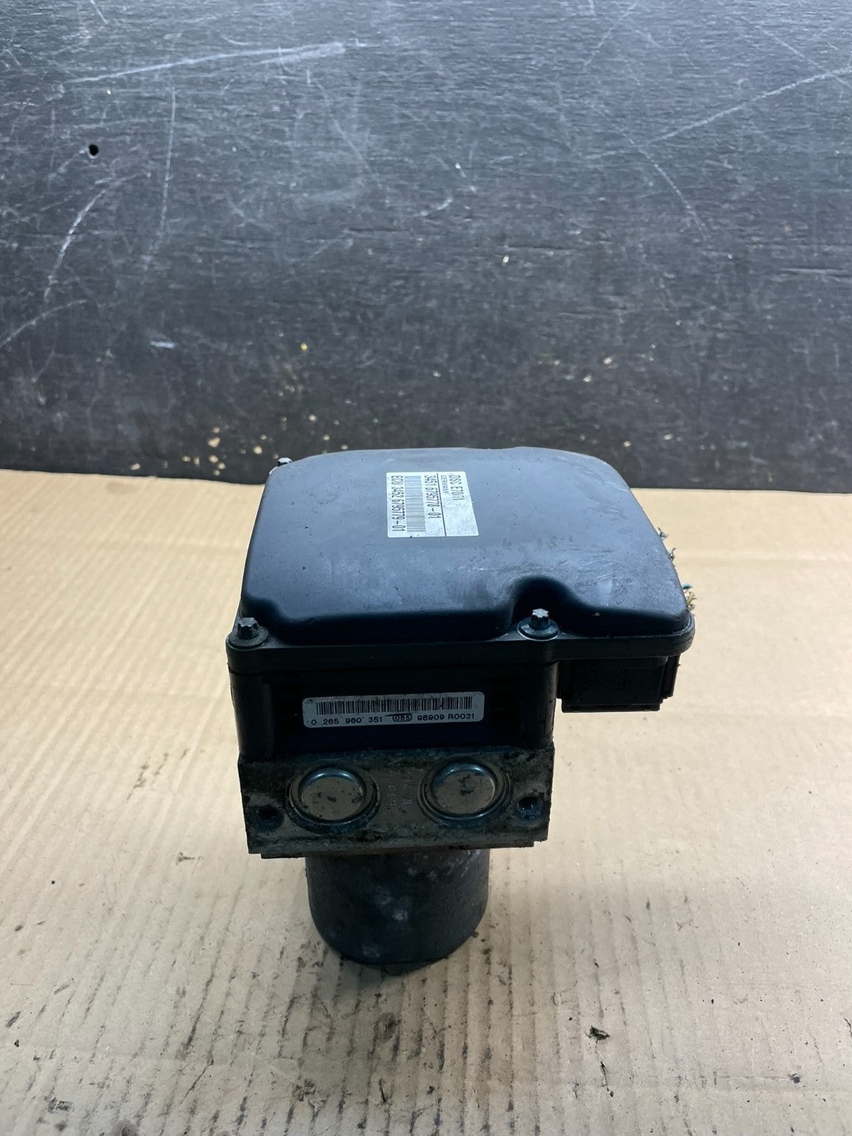 2007 to 2010 BMW X5 E70 ABS Anti-Lock Brake Pump 3451 6795778 X8572 DG1