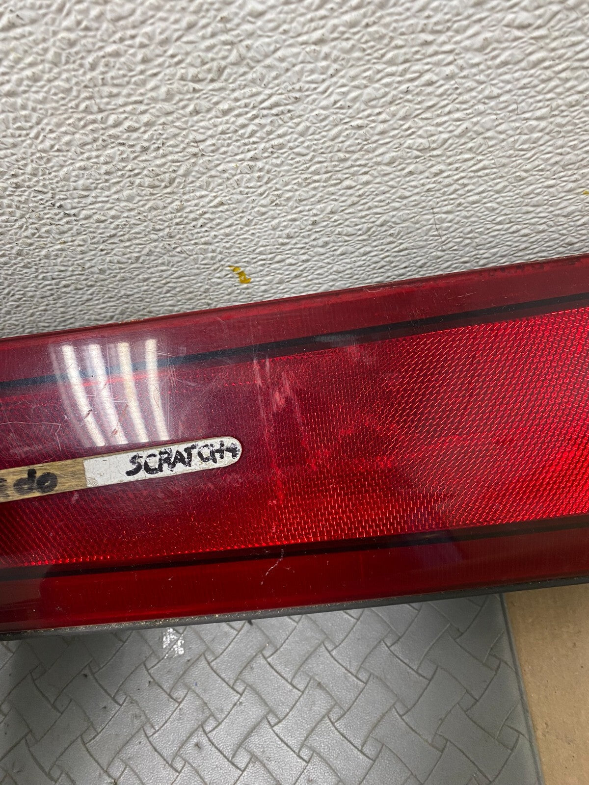 1997 1998 1999 Mercury Grand Marquis Trunk Lid Center Tail Light C6033 PS7
