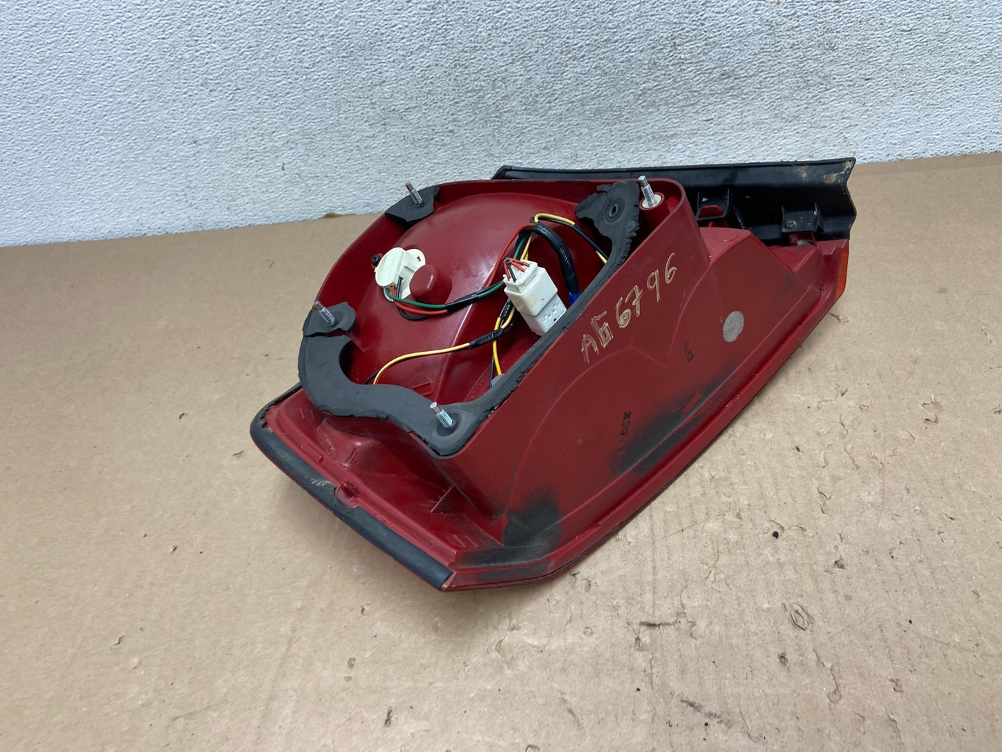 2007 to 2008 Kia Spectra Passenger Right RH Side Tail Light AG6796 DW7