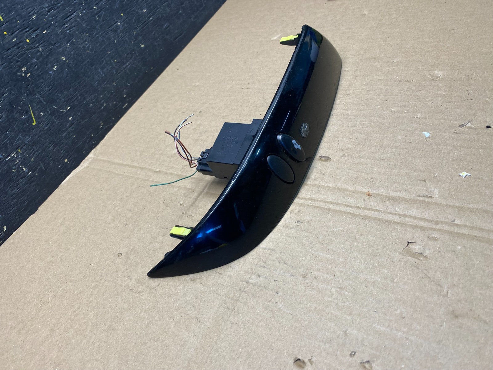 2004 to 2010 Toyota Sienna Switch Key Light Indicator Bezel Trim T1300 DG2