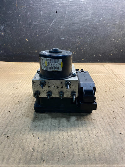 2005 to 2009 Mercedes W203 C230 CLK350 ABS Anti Lock Brake Pump Module Z0343 DG0