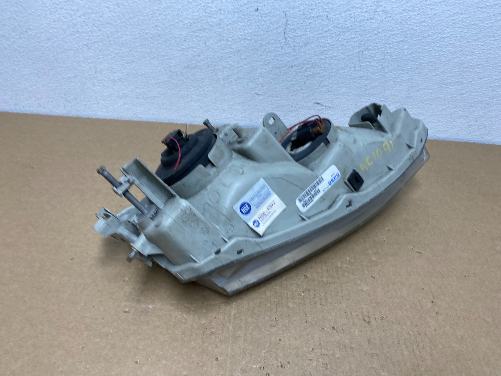 1997-2001 Lexus Es300 Left Driver Side Headlight Halogen DEPO AC1091 DW8