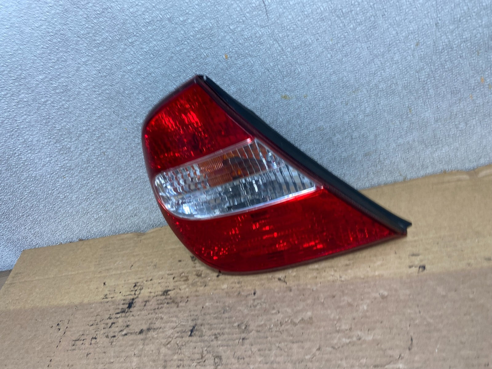 2002 2003 2004 Toyota Camry Left Driver LH Side Tail Light AB3371 LK1