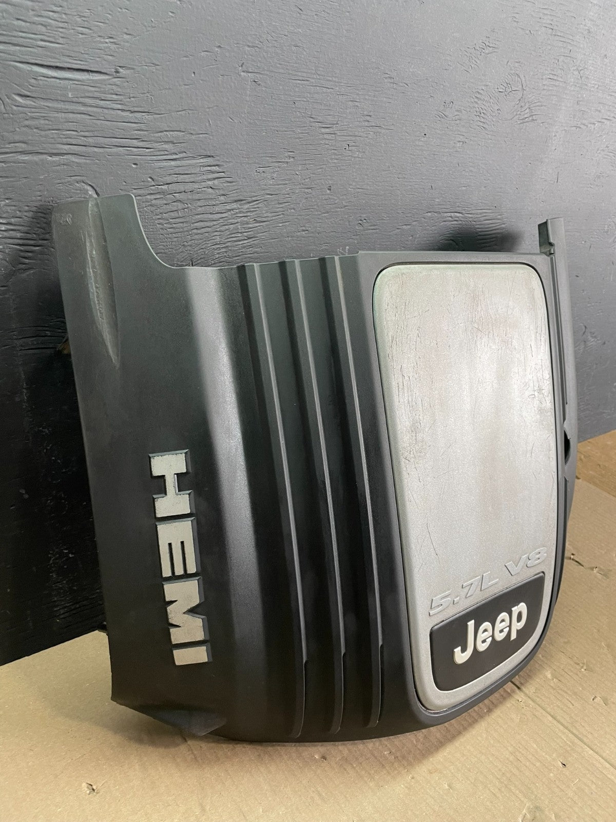 2005 to 2010 Jeep Grand Cherokee 5.7L Hemi Engine Cover Plastic Shield ab7843 DG1