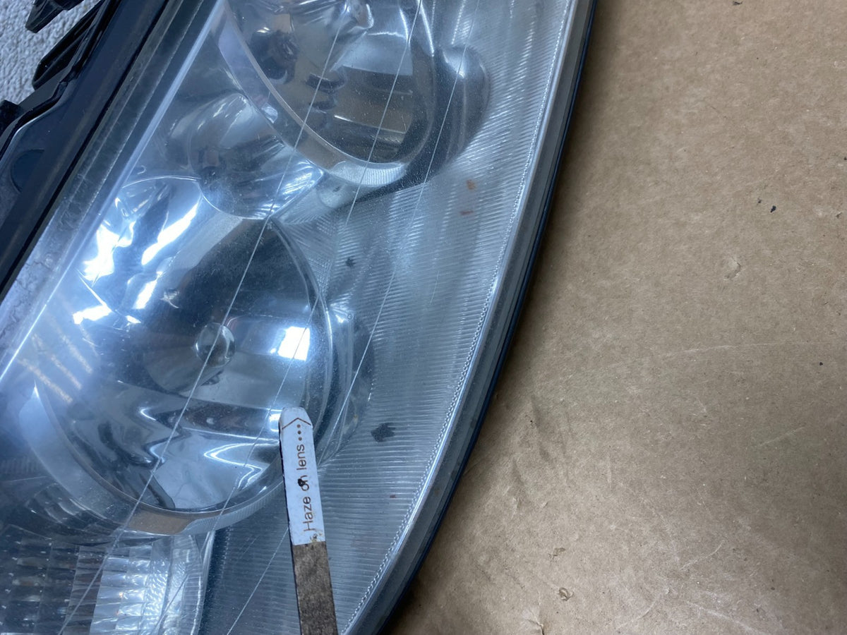 2005 to 2011 Lincoln Town Car Right Passenger Rh Side Headlight AI2616 DW4