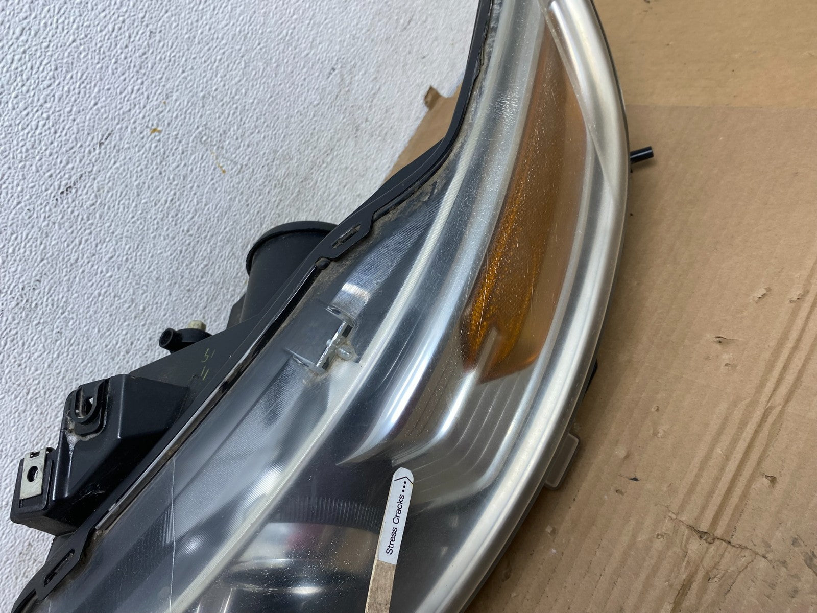 2010 2011 2012 Ford Taurus Left Driver LH Halogen Headlight AD4237 DW3