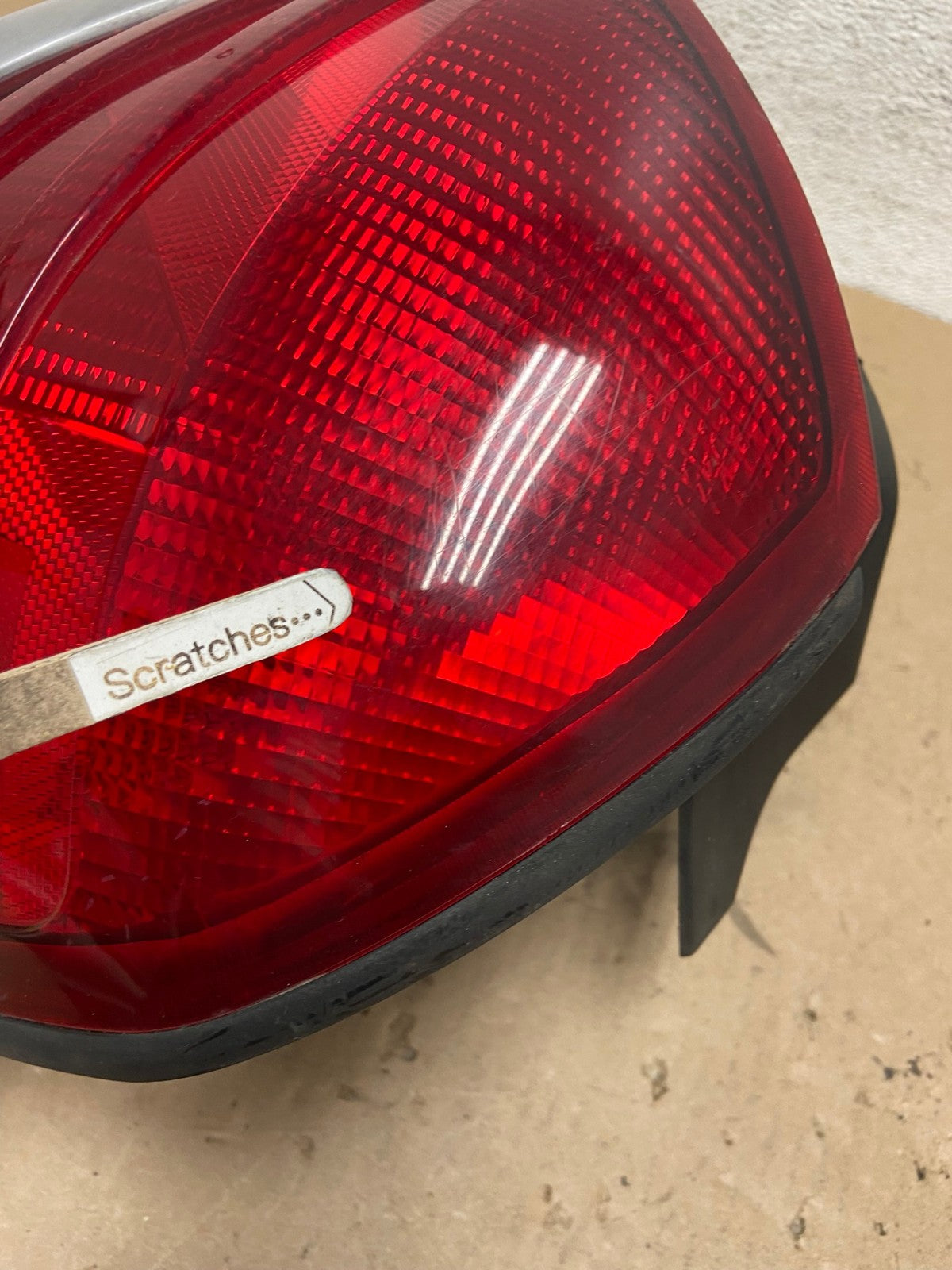 1998-2003 Ford Crown Victoria Right Passenger Rh Side Tail Light AG4218 LK3
