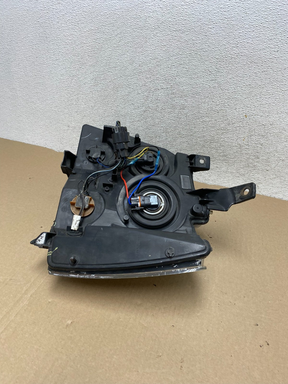 2007 to 2013 Chevrolet Suburban Tahoe Right Passenger RH Headlight AG6813 DW12