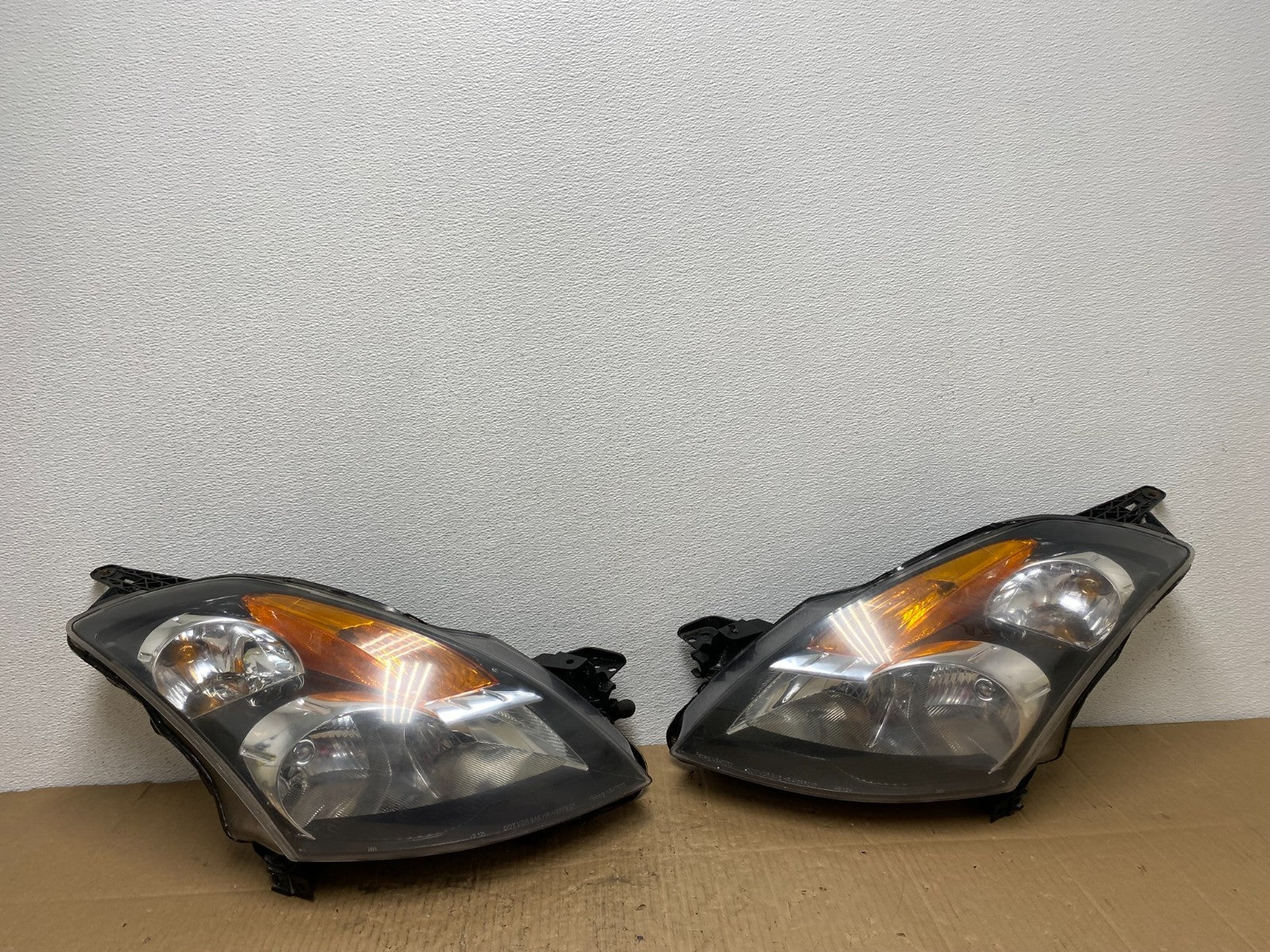 Sedan 2007 2008 2009 Nissan Altima Left+Right Set Headlights AB8411 DW0