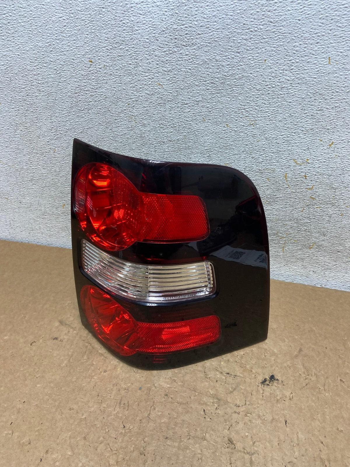 2006 to 2010 Ford Explorer Right Passenger Side Tail light AI3678 LK0