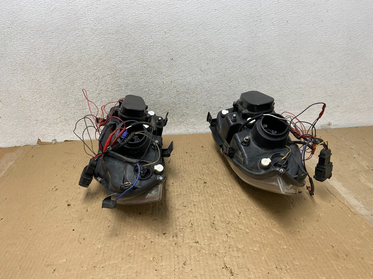 2006 to 2008 BMW 3-Series Sedan E90 Left+Right Set Side LED Headlights AH2912 DW10