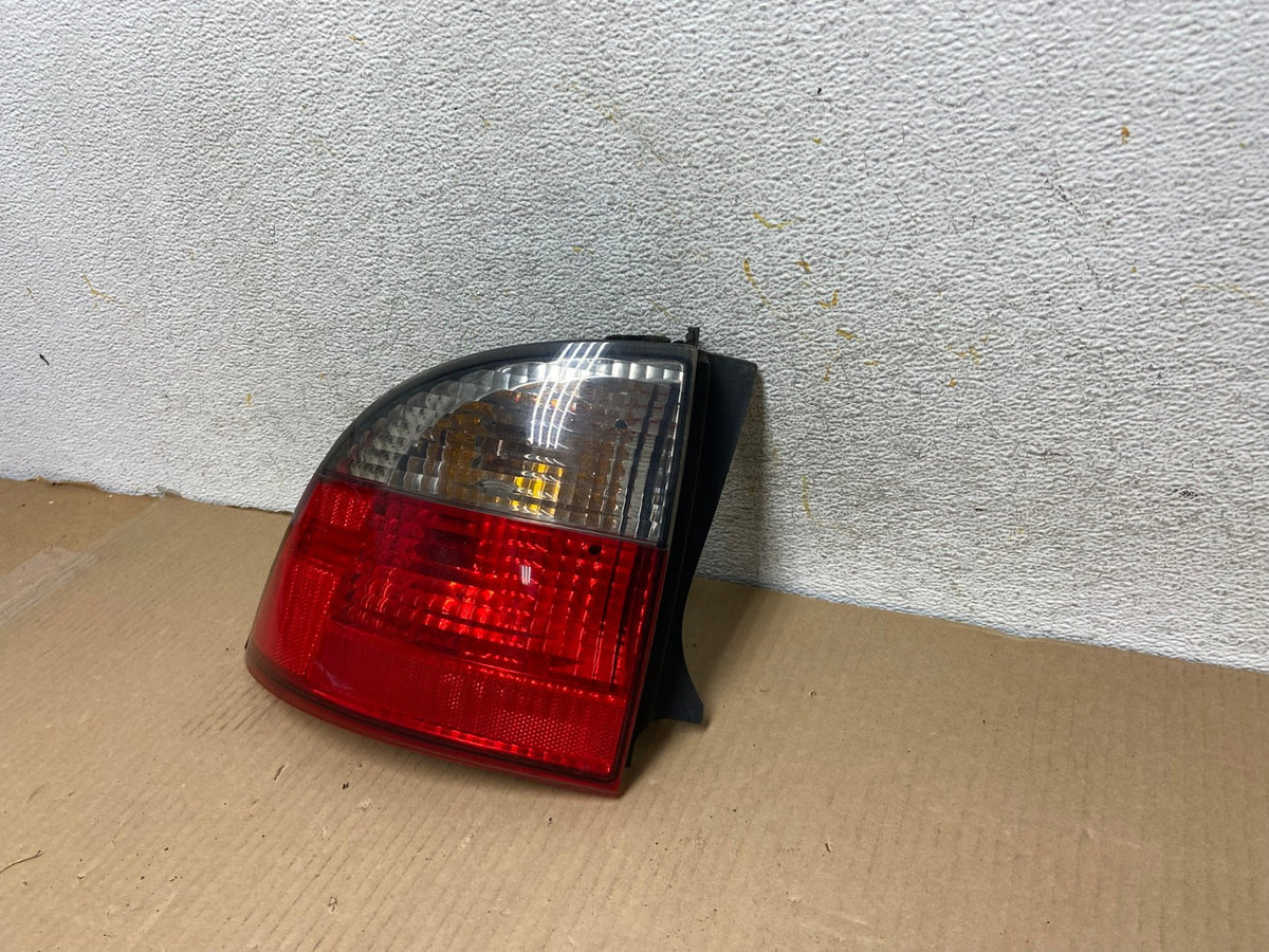 2003 2004 2005 2006 Lincoln Ls Left Driver LH Tail Light AH3023 LK2