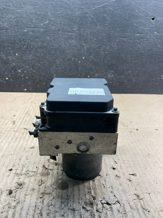 2006 to 2007 BMW 525i ABS Anti-Lock Brake Pump 6777878-01 v5309 DG0