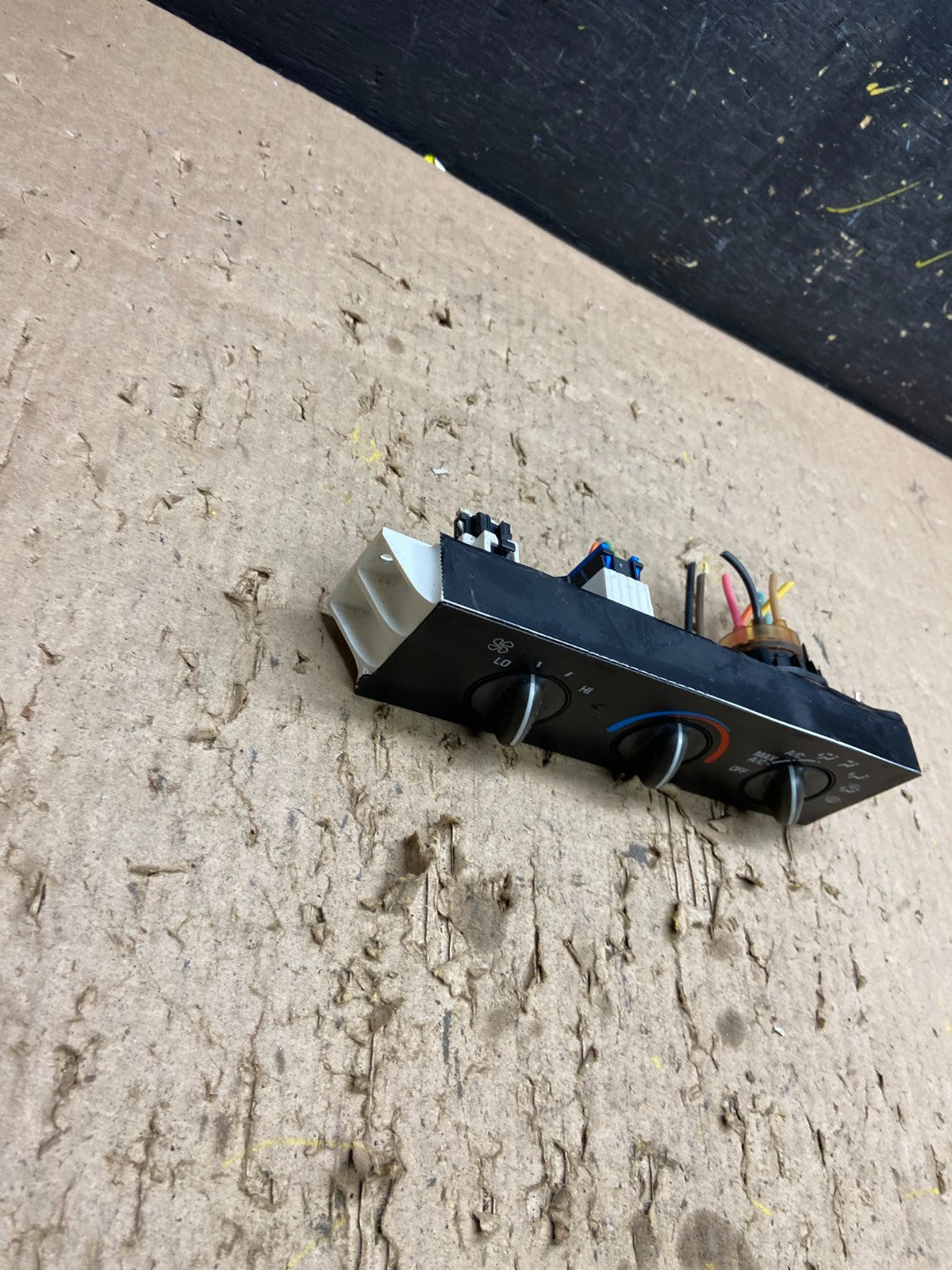 2001 - 2007 GMC Chevrolet Astro Express Climate Control A/C T8669 DG1