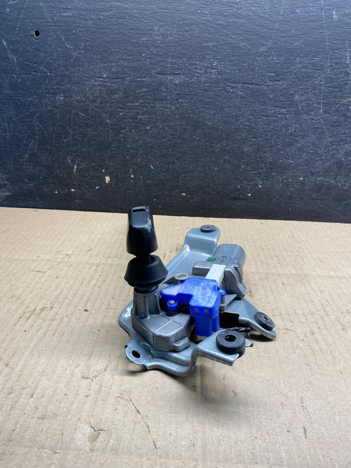 2015 to 2018 Subaru Outback Legacy Window Windshield Wiper Motor Linkage AI52334