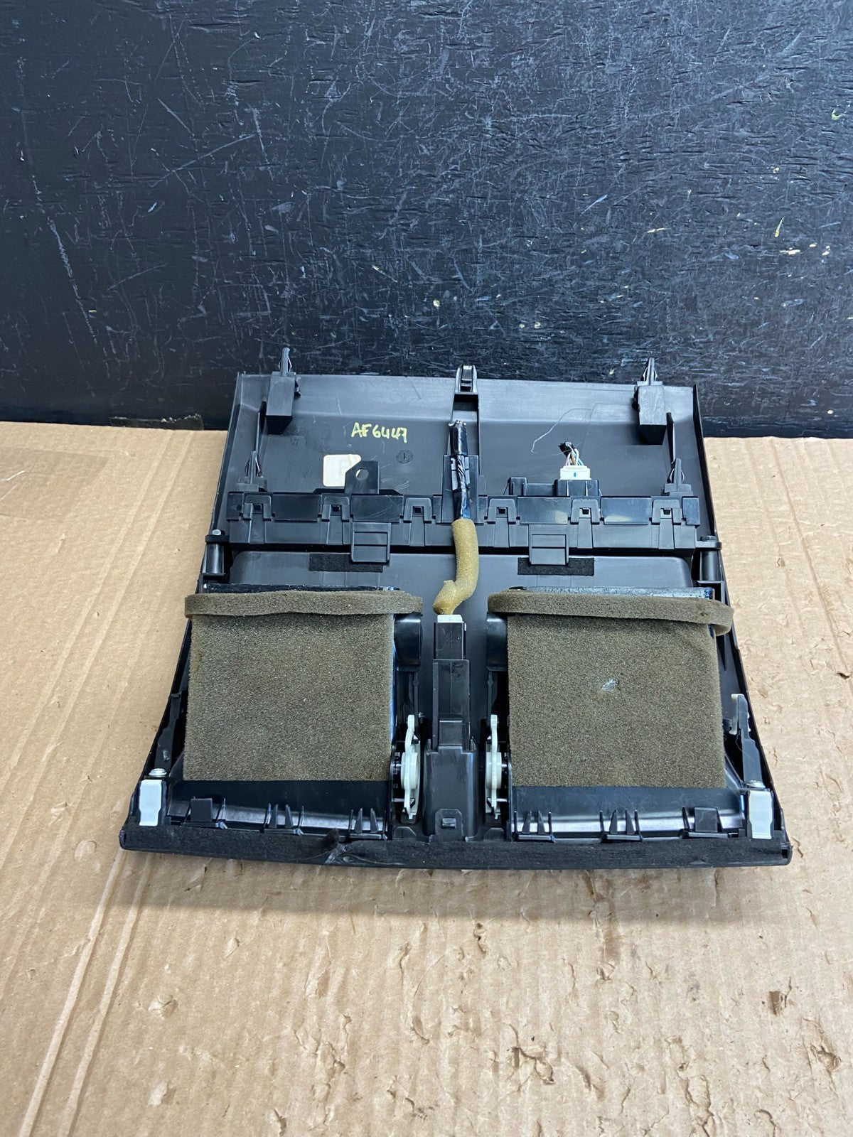 2009 to 2012 Mazda 6 Center Console Dash Dual Air Vent AF6447 DW4