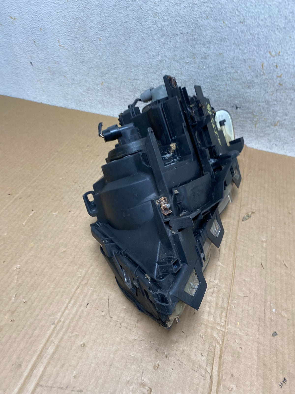 1999 - 2001 BMW E46 3-Series Right Passenger RH Halogen Headlight AI5846 DW8
