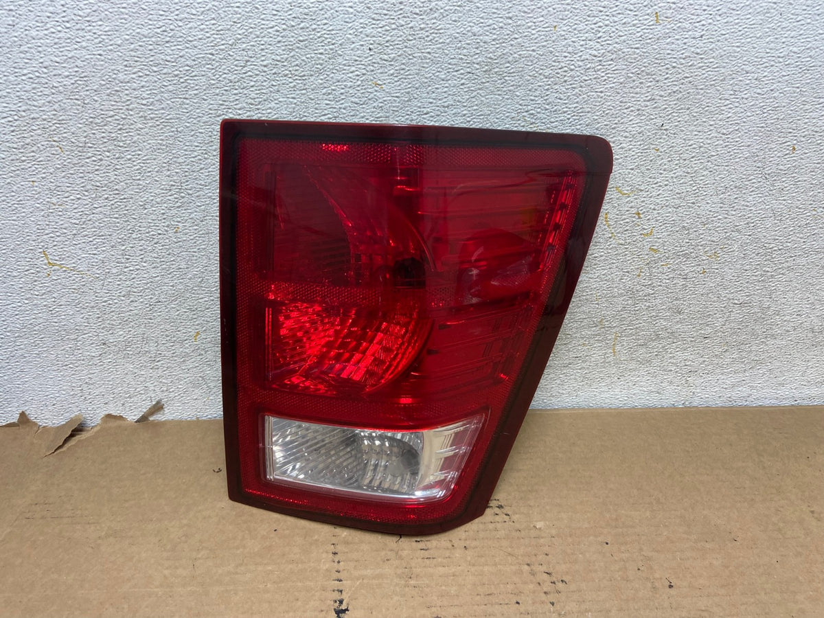 2007 to 2010 Jeep Grand Cherokee Right Passenger Tail Light AH4015 LK0