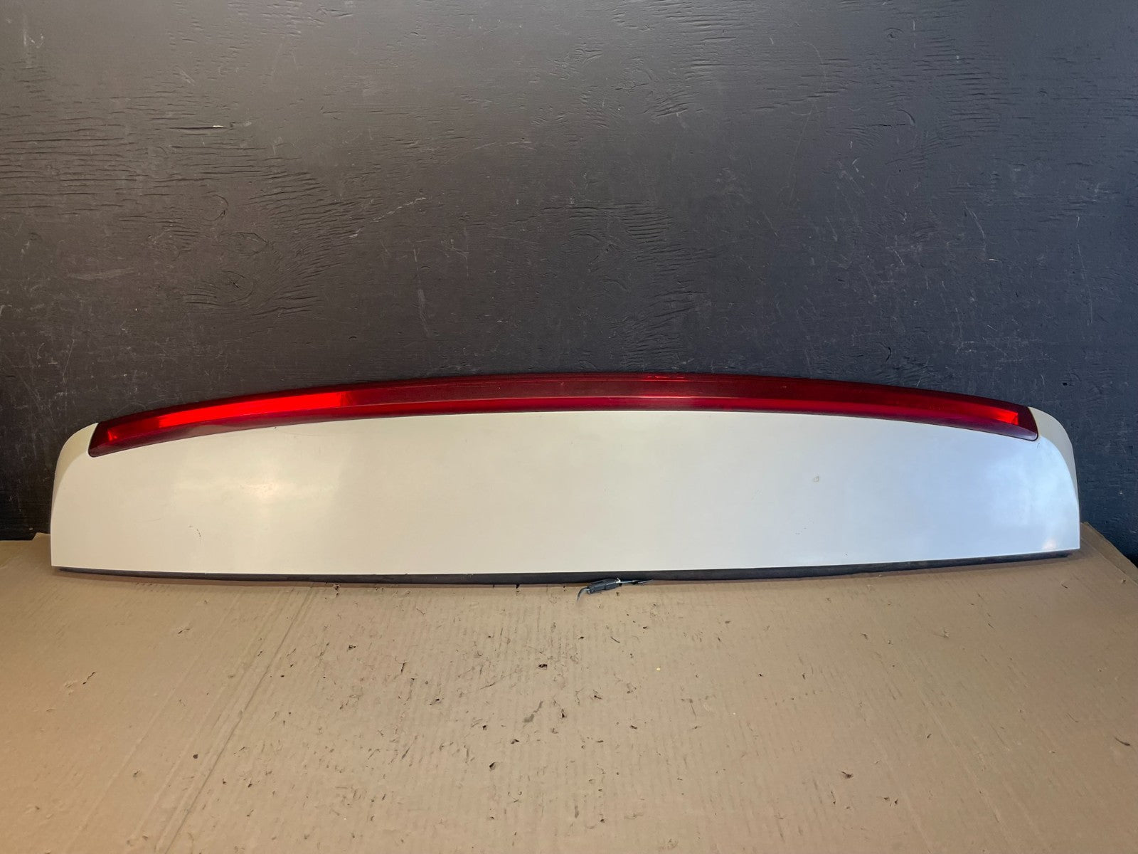 2007 - 2014 Cadillac Escalade Rear Upper Spoiler 3rd Third Brake Light AE0754 DG0