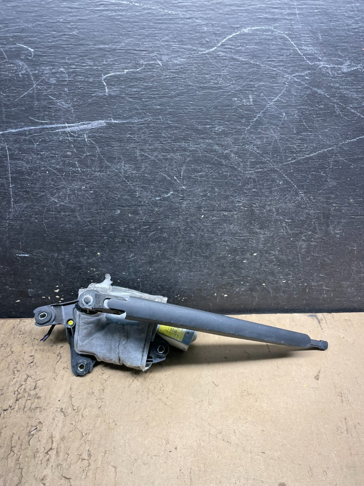 2011 to 2019 Ford Explorer Rear Windshield Wiper Motor OEM W6836 DG0