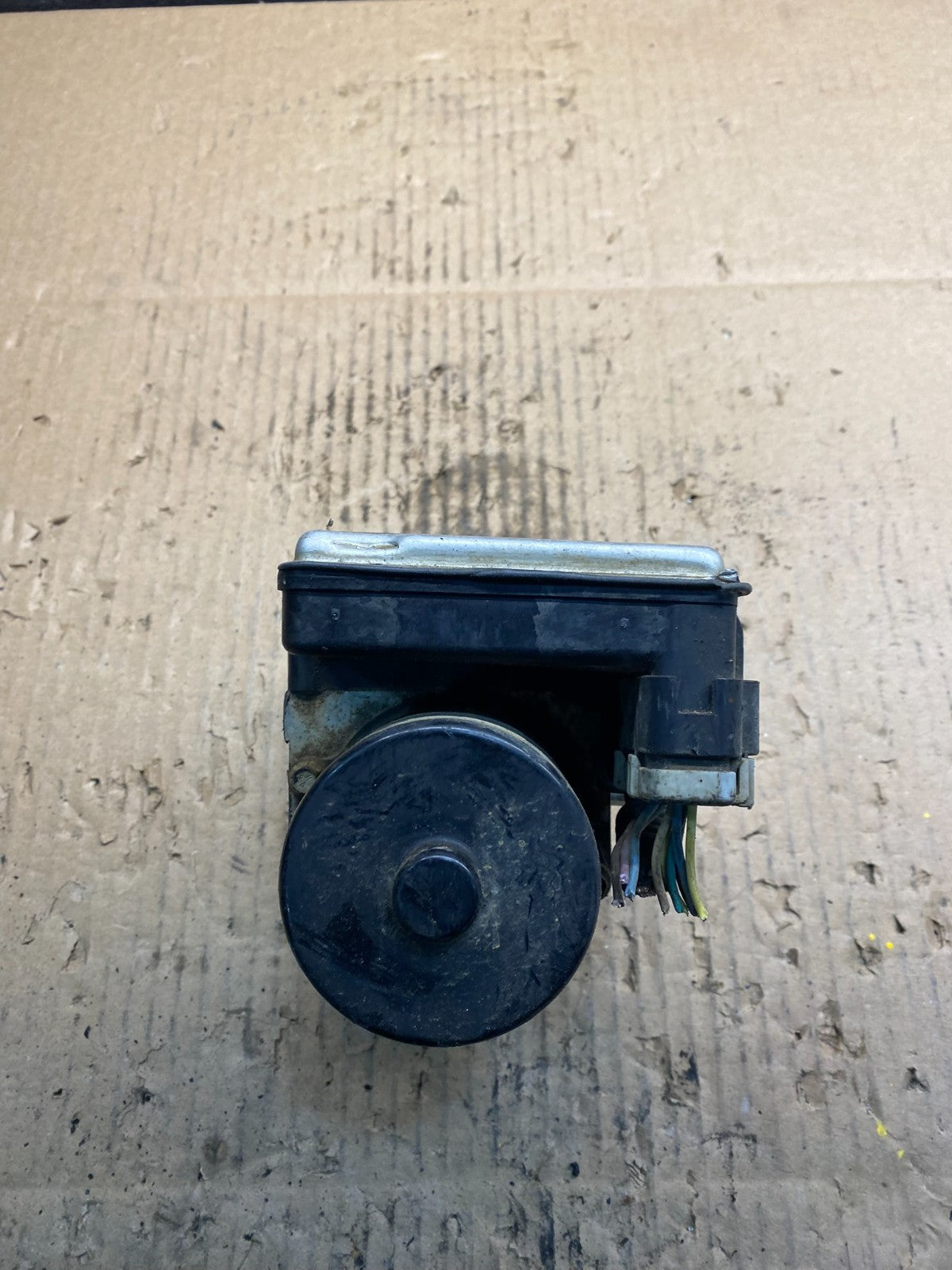 2004-07 GMC Savana Express ABS Brake Pump Control 13567149 U8912 PS5