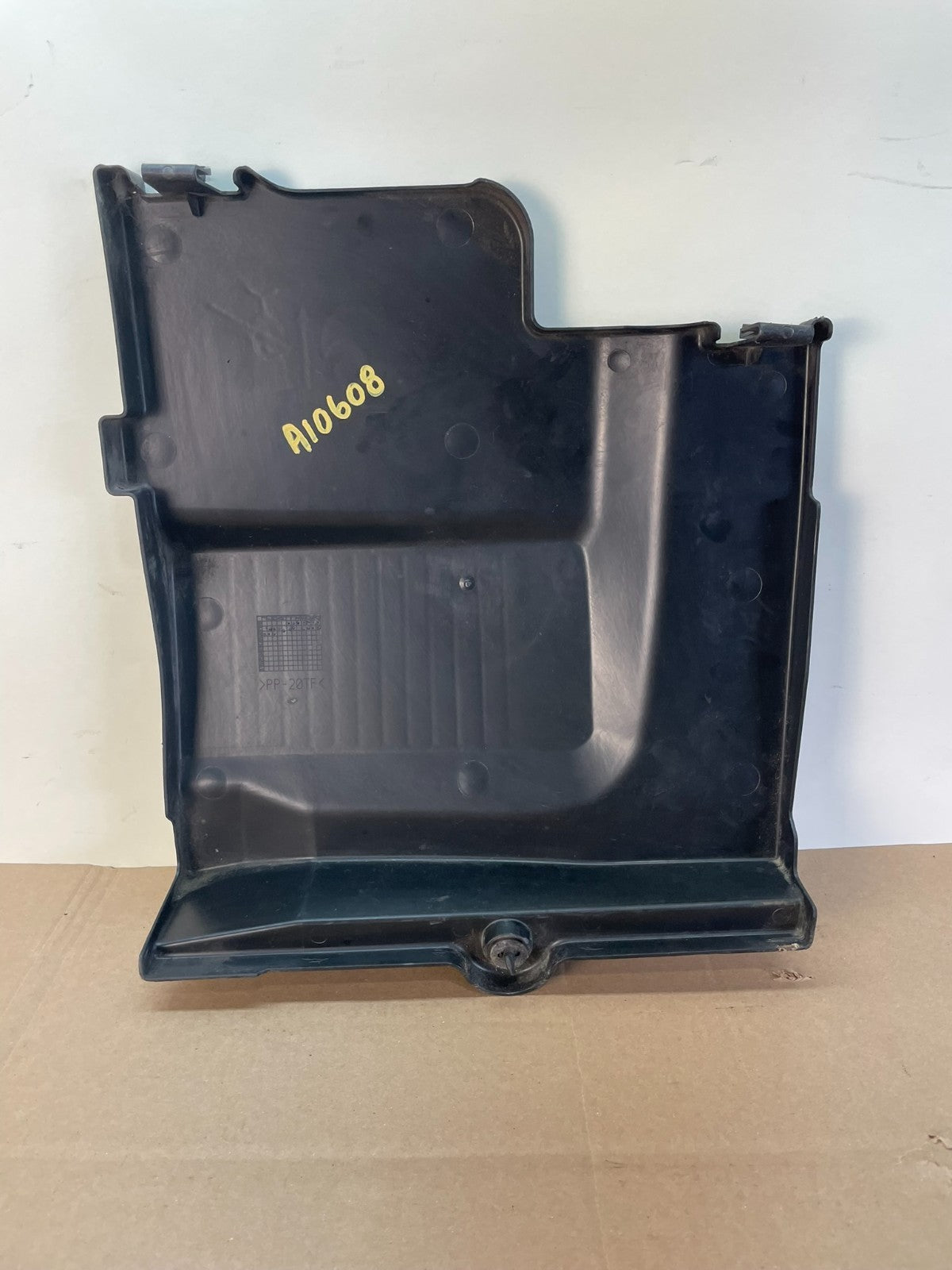 1999 to 2004 Landrover Discovery 2 Battery Cover AI0608 PS3