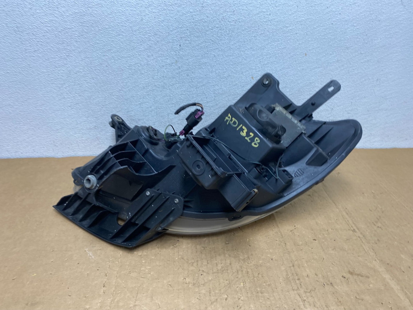 2008-2012 Buick Enclave Right Passenger Headlight Xenon Hid Two Ballast AD13287