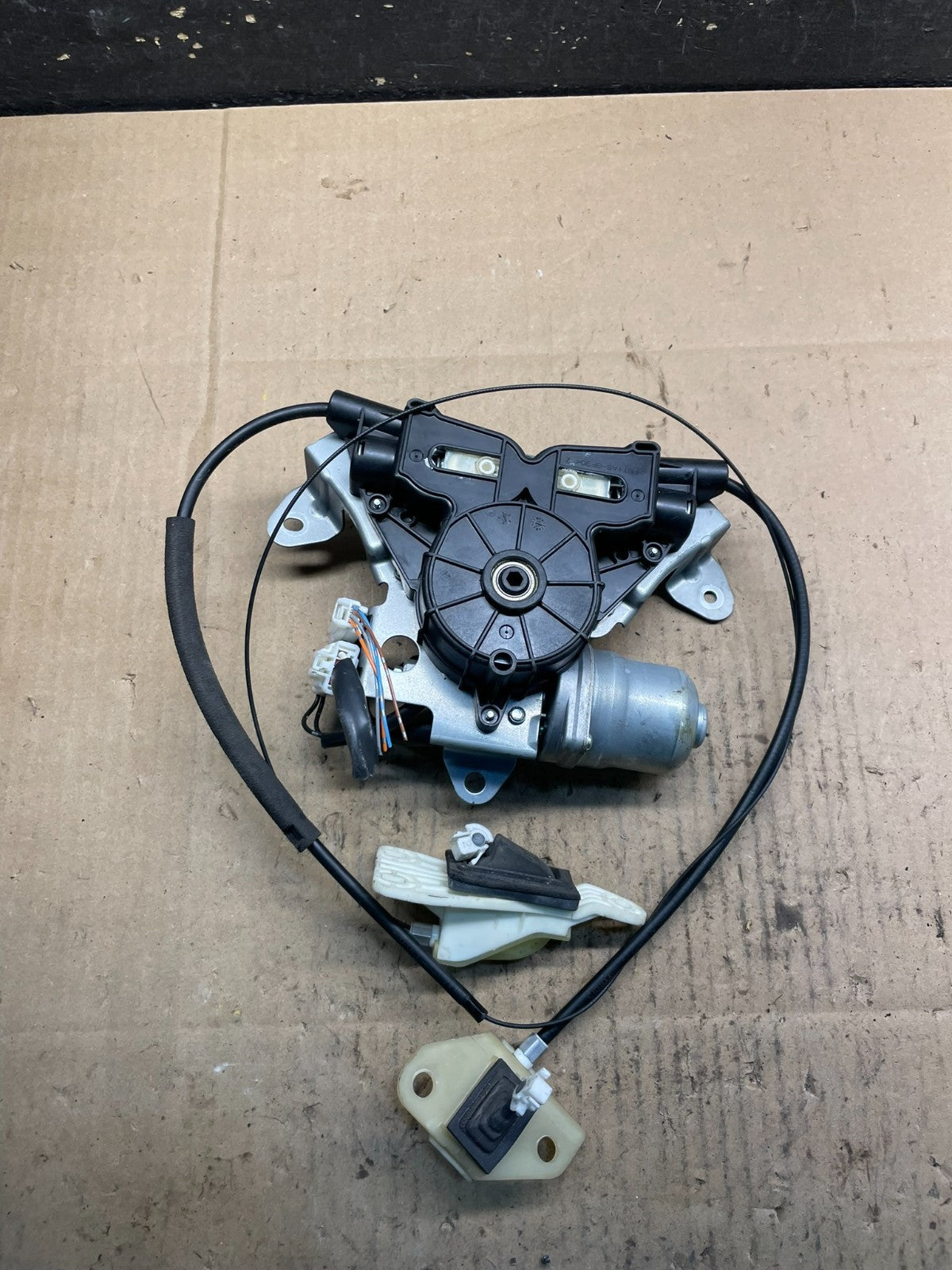 2011 to 2017 Nissan Quest Rear Right Power Sliding Door Motor Wire OEM W6780 DG5