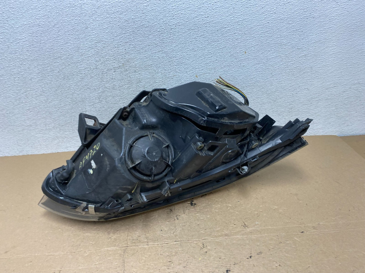 2004 to 2007 BMW 525i 5 Series Headlight Left Driver LH Xenon AFS AF4720 DW7