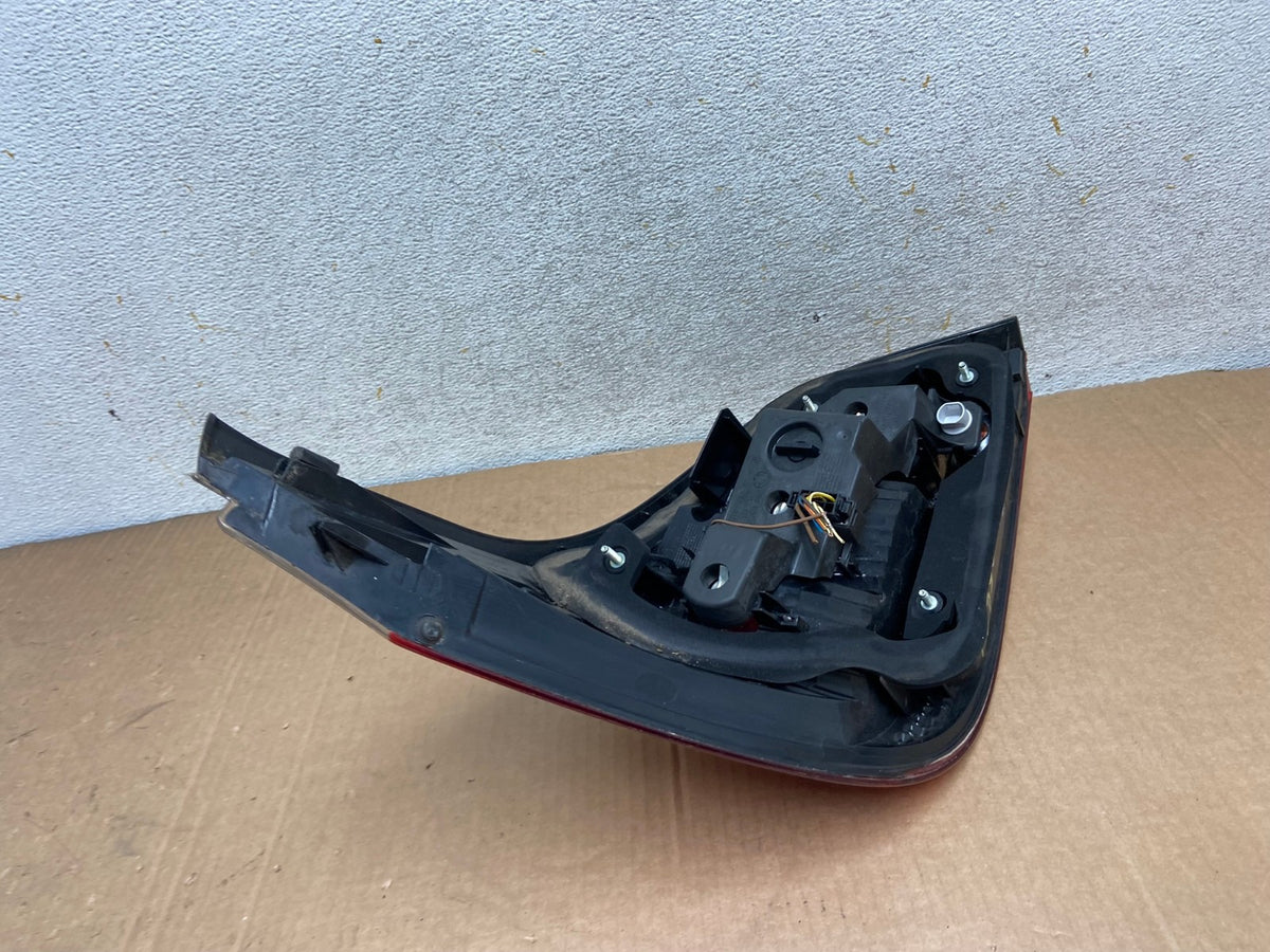 2008 2009 2010 BMW 5 525i 530i Right Passenger Rh Tail Side Light AI8362 LK6