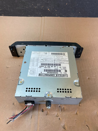 2008 to 2012 Chrysler Town Country DVD Player Receiver ad5942 DG7