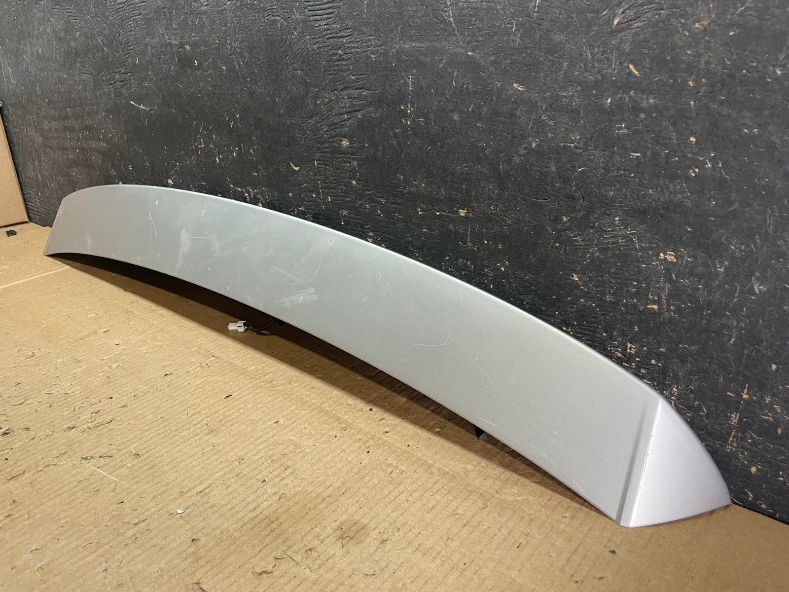 2005 to 2010 Mitsubishi Outlander Rear Spoiler LED Brake Light OEM AB3215 DG2