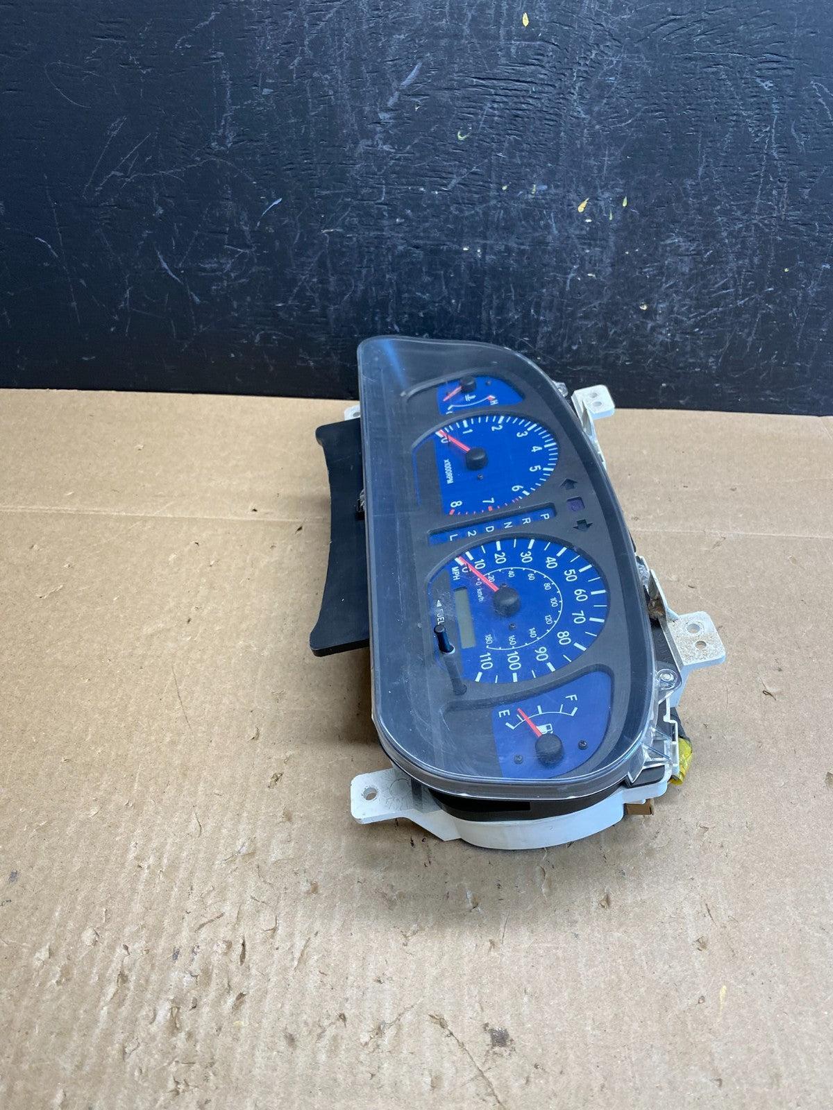 2001 2003 Toyota Sienna Speedometer Cluster Gauge AC6393 DG2