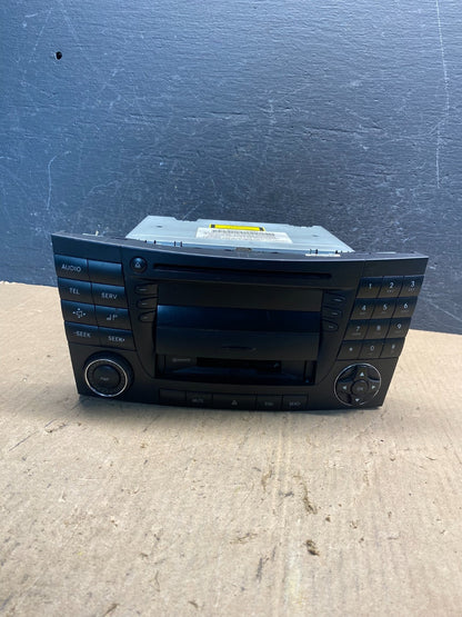 2003-2006 Mercedes Benz W211 E350 E500 Radio Screen Navigation Display AE7861 DW0