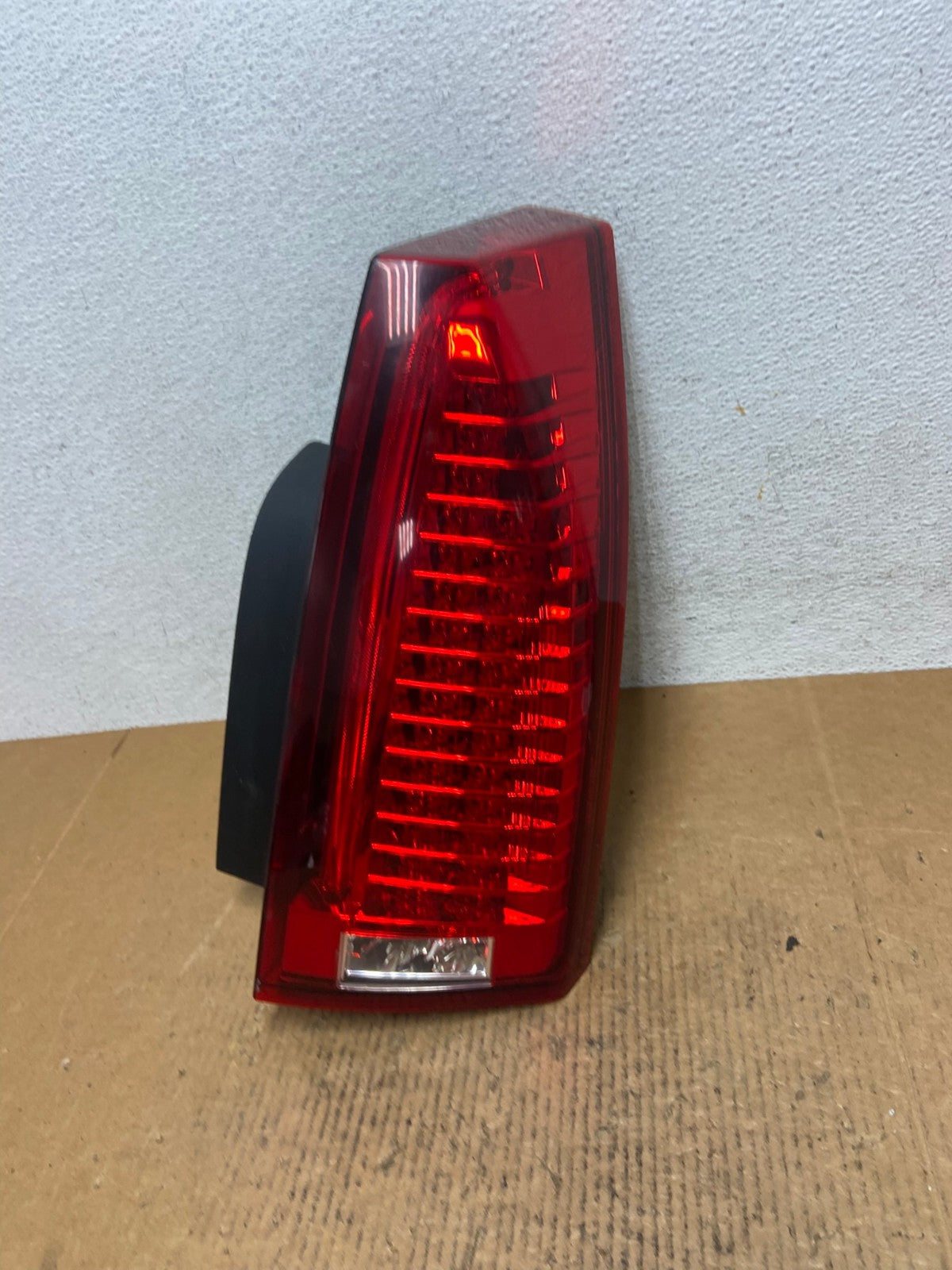 2008 to 2013 Cadillac CTS Right Passenger Side Led Side Tail light AE0657 LK0