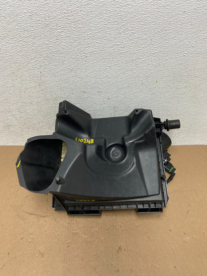 2009 to 2011 Nissan Murano Air Clenaer Filter Box AD6459 DG0