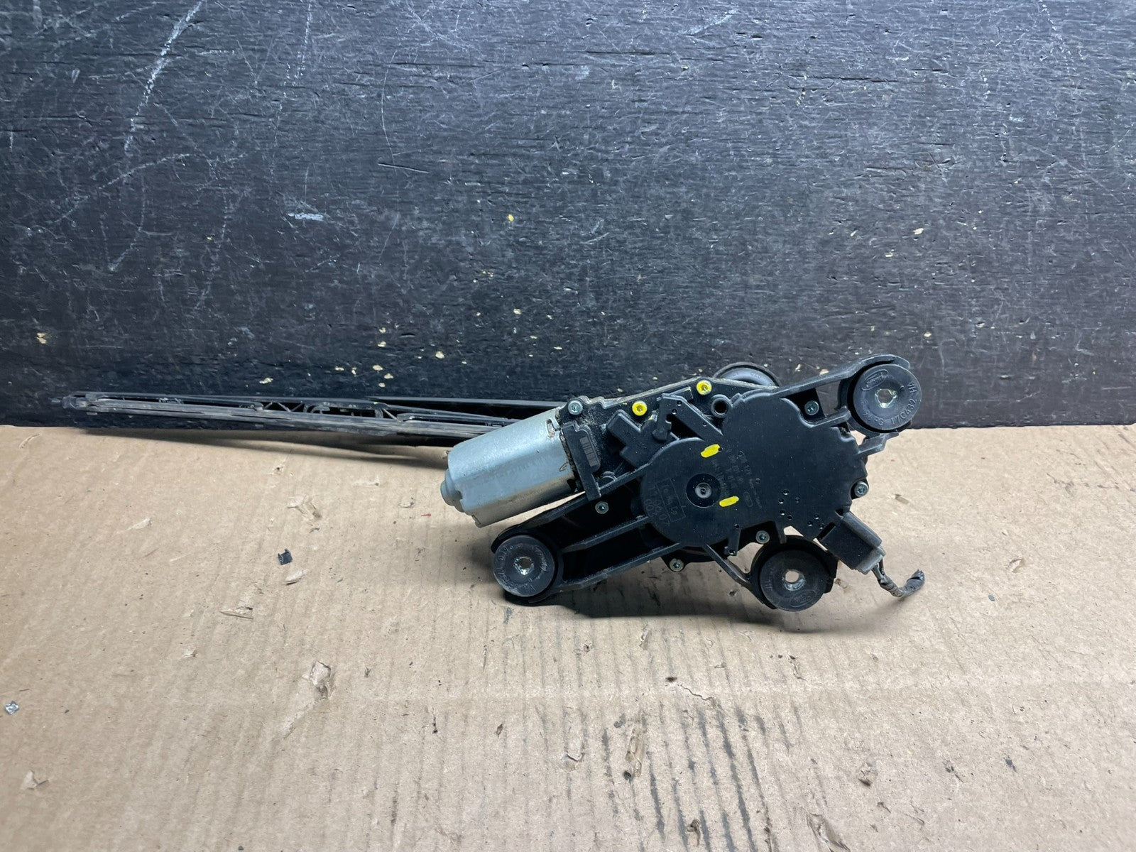 2012 to 2014 Ford Focus Rear Windshield Wiper Motor OEM BV61-17K441-AA U9358 PS5
