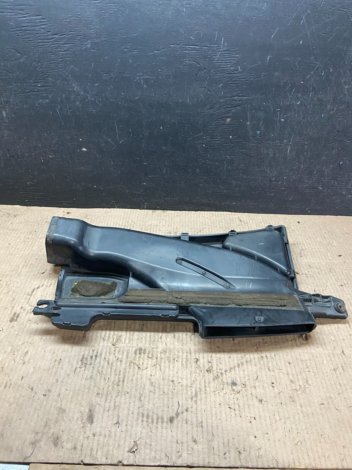 2006 to 2007 Infiniti m35 air intake manifold box inlet housing OEM I78942