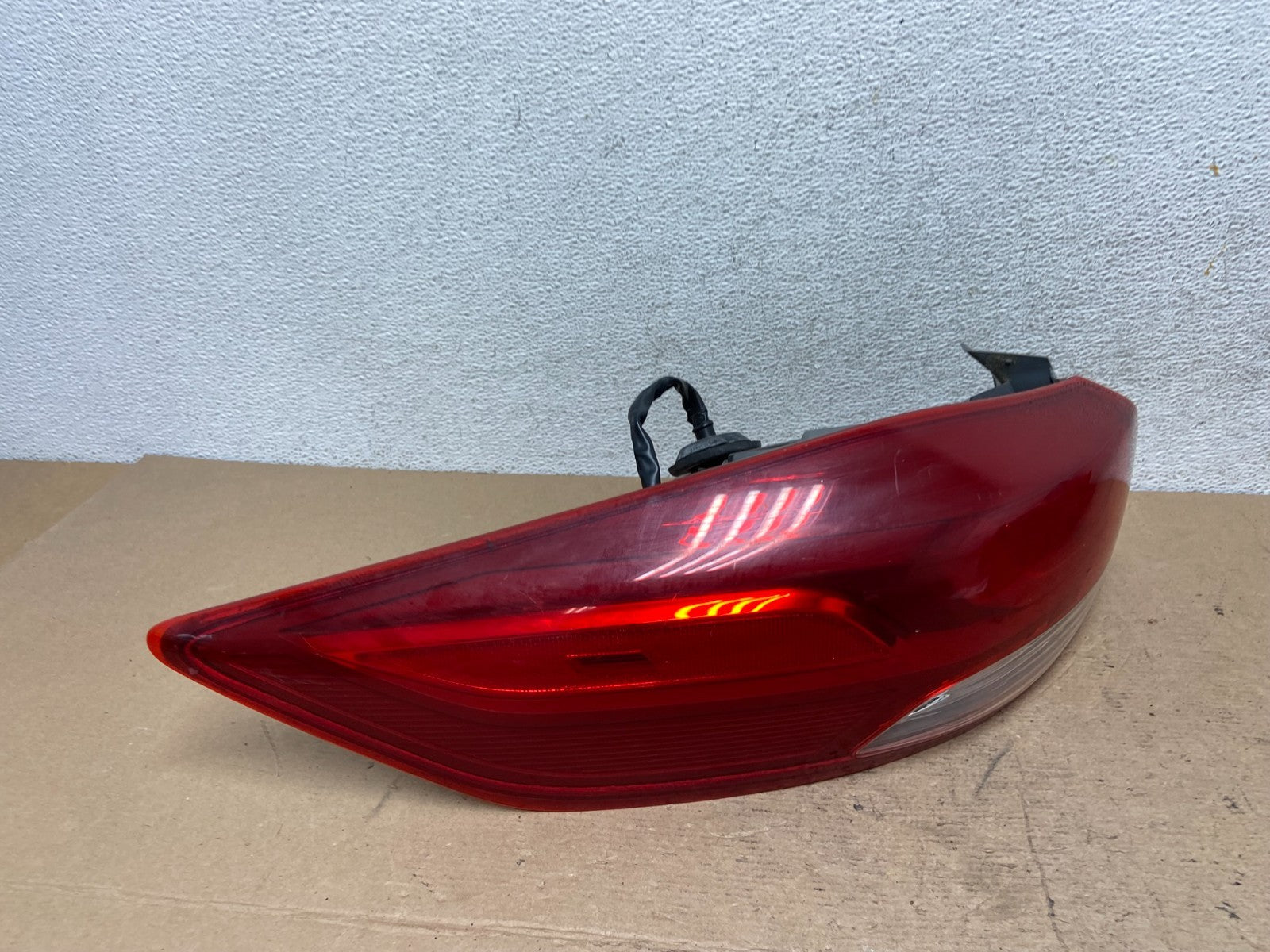 2017 to 2018 Hyundai Elantra Left Driver LH Side Tail Light AF5158 DW2