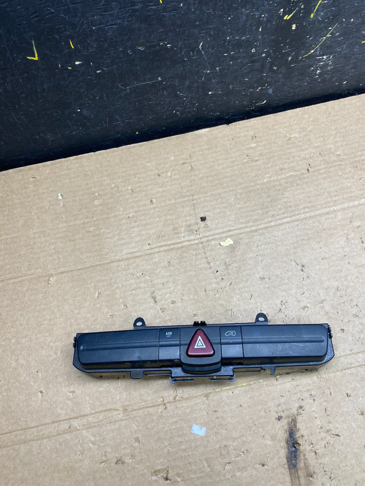 2006-2011 Mercedes Dodge Sprinter Center Hazard Door Lock Unlock Switch W9449 DG0