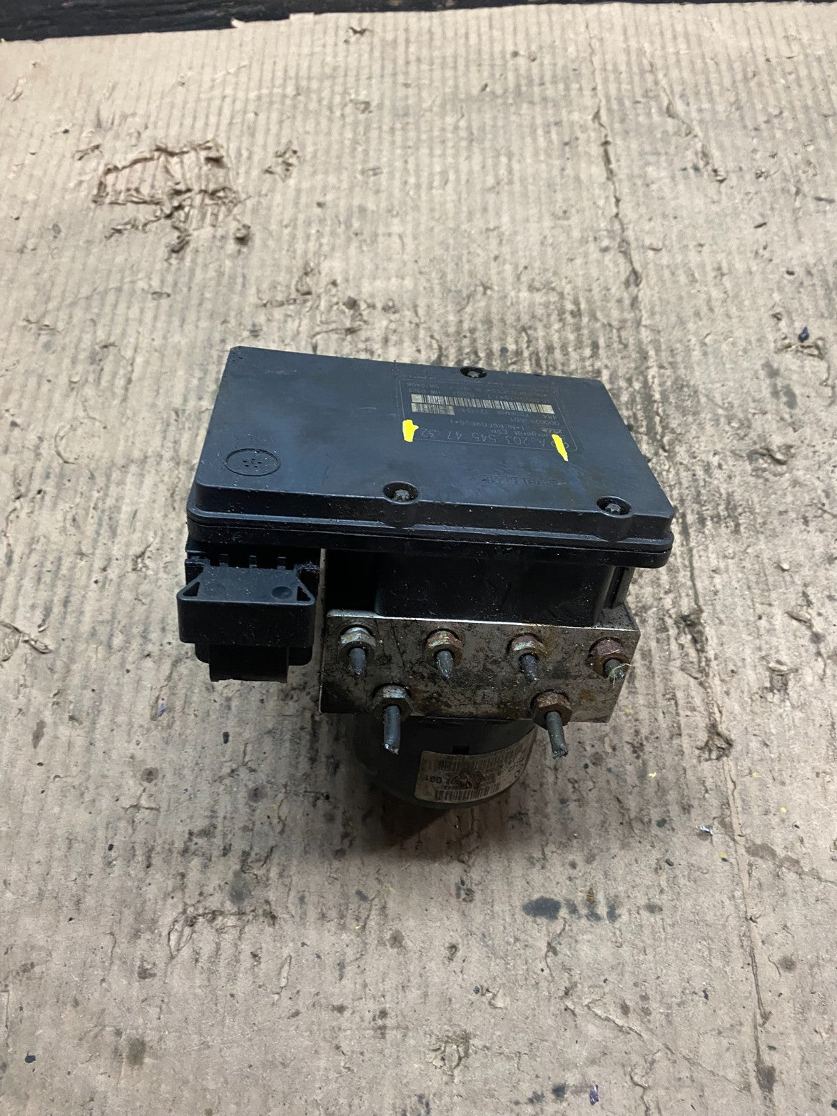 2006 - 2007 Mercedes C280  ABS Anti Lock Brake Pump Module a2035454732 V6858 DG1