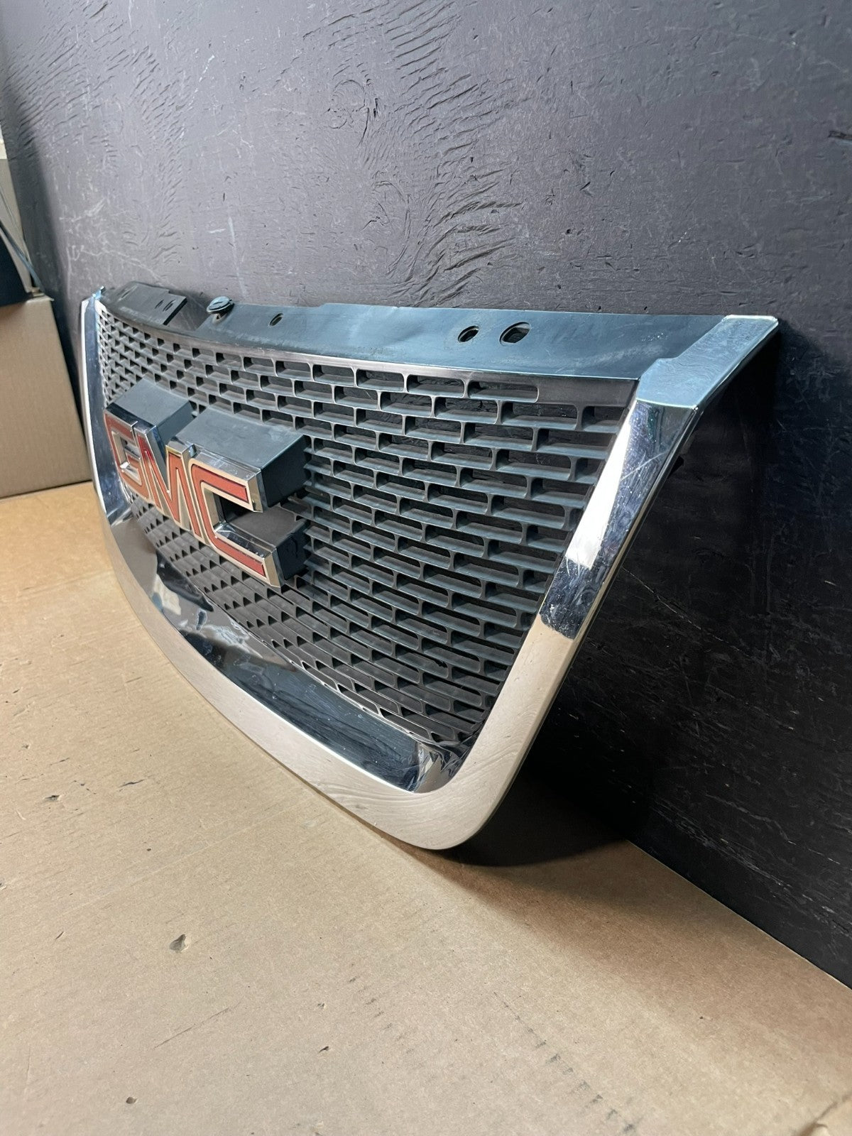 2007 to 2012 GMC Acadia Front Upper Grill Grille Aftermarket AE8451 DG1