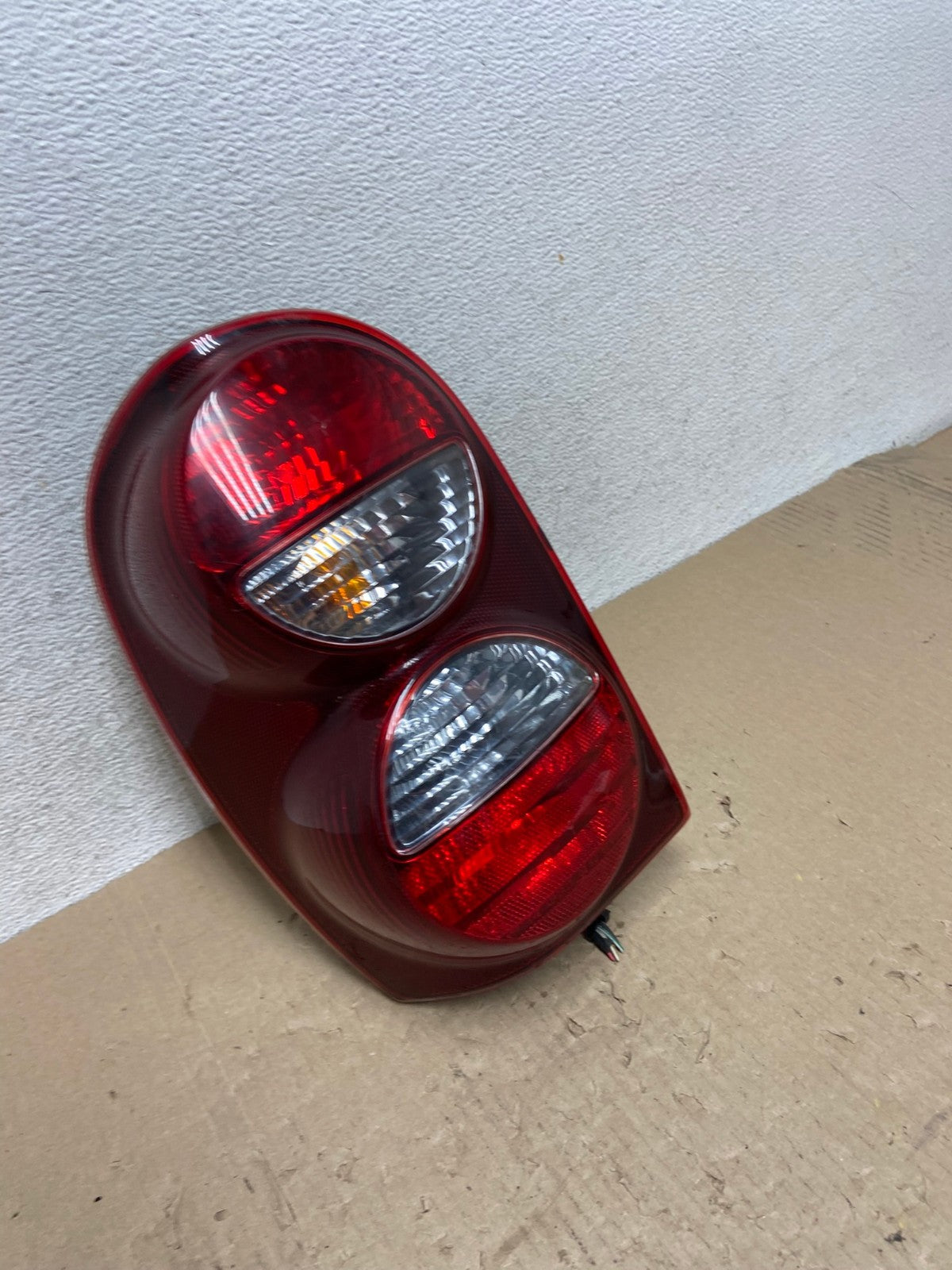 2005 2006 2007 Jeep Liberty Left Driver Lh Side Tail Light AG6981 LK2