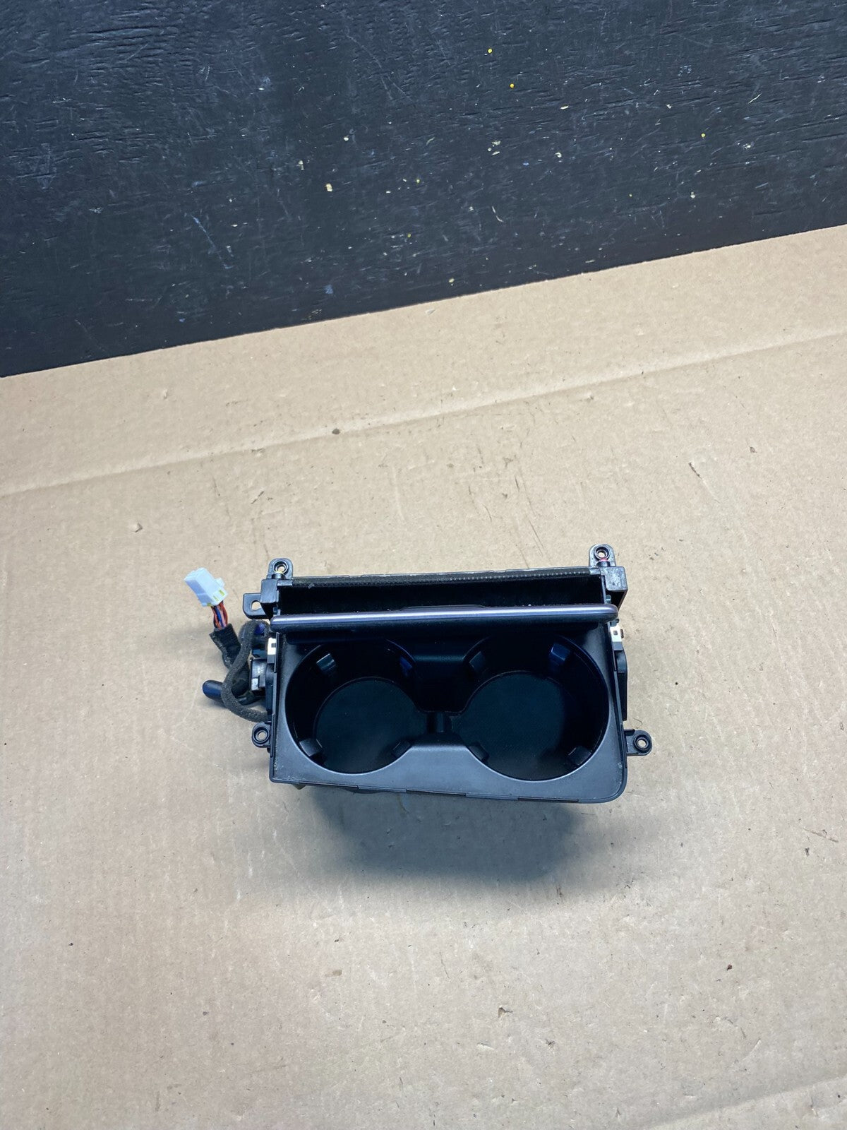 2014 2015 2016 Hyundai Equus Front Center Console Floor Cup Holder O3632 DG1