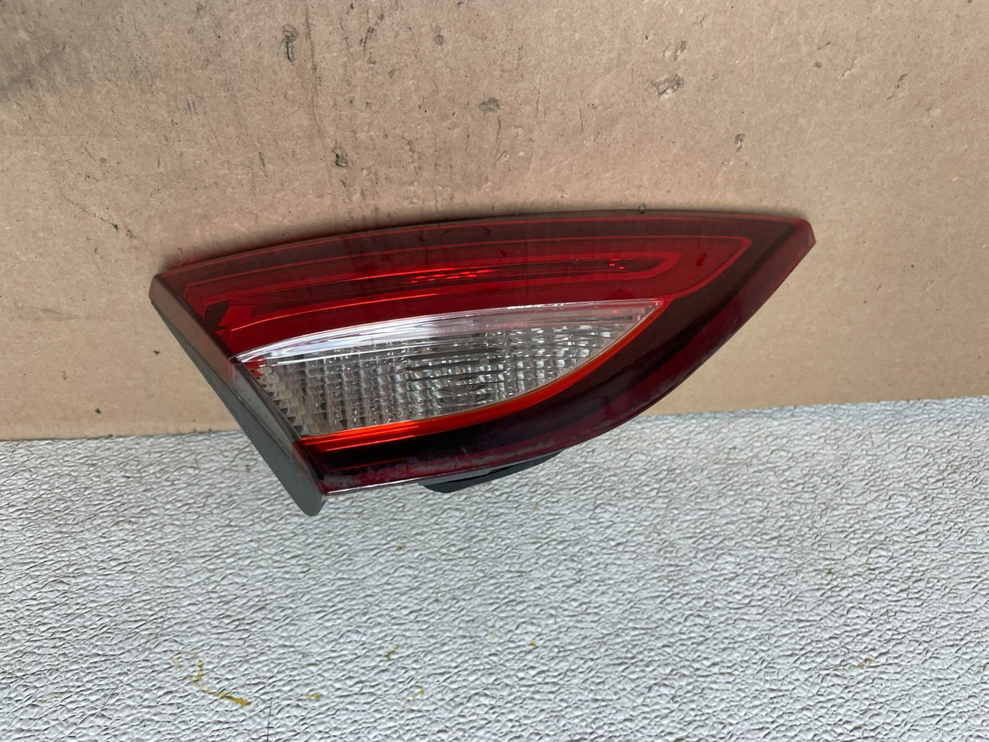 2015 to 2017 Chrysler 200 Sedan Left Driver Side Inner Tail Light Q4330 DW0