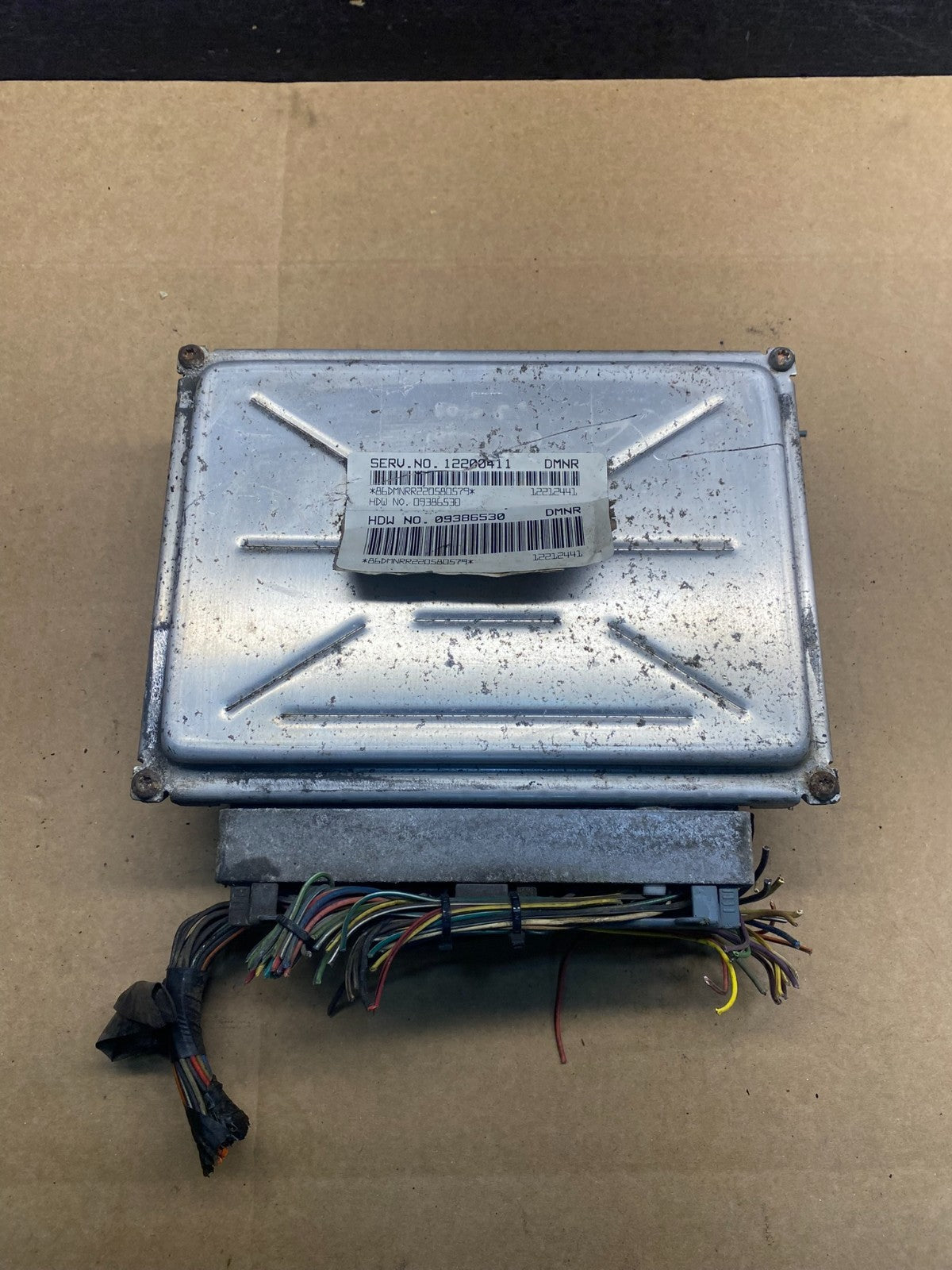 2001-2002 Silverado Tahoe Engine Computer Module 12200411 ECM ECU AG9582 DG0