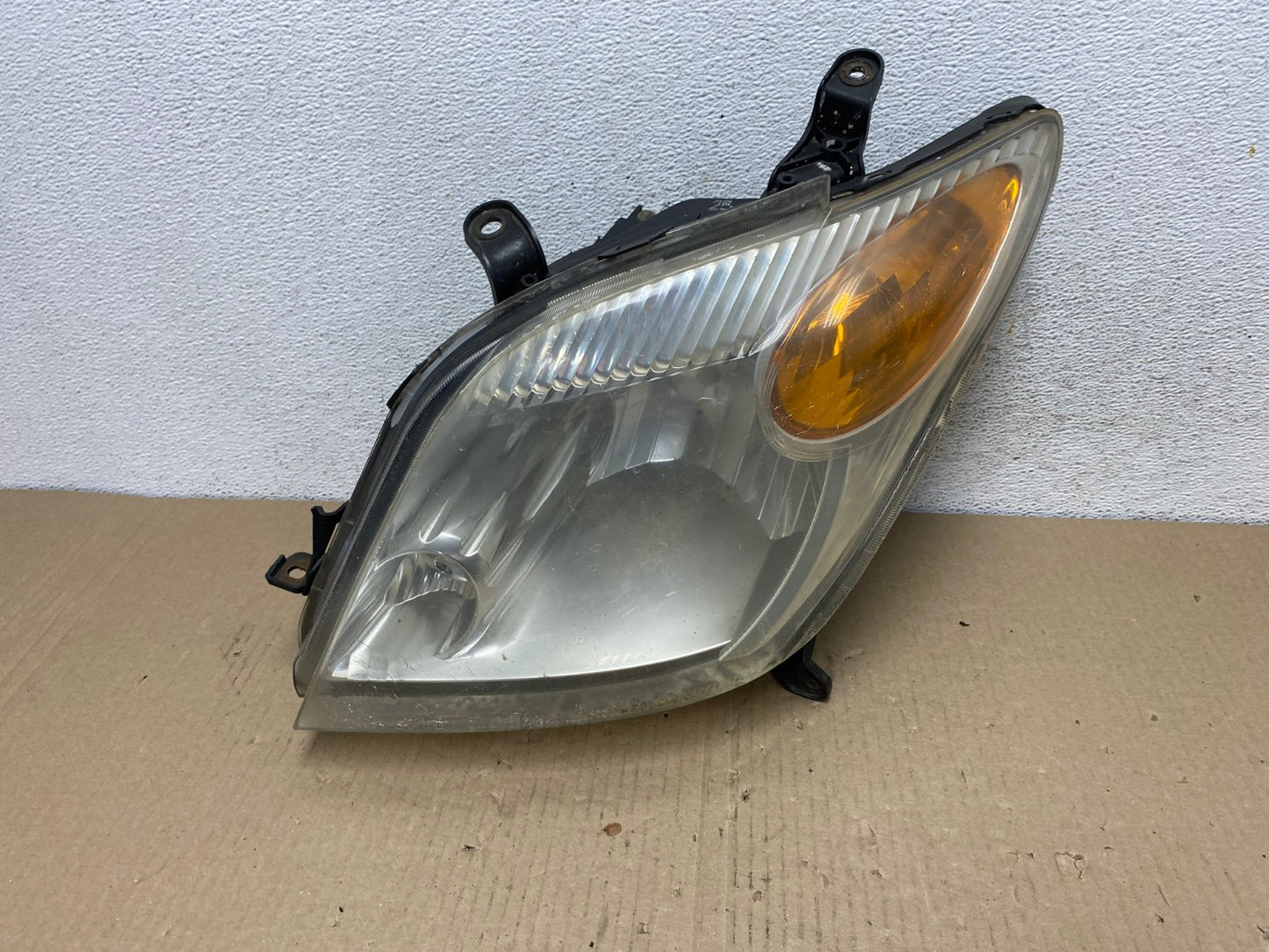 2004 2005 Scion Xa Left Driver LH Side Halogen Headlight AE9506 LK0