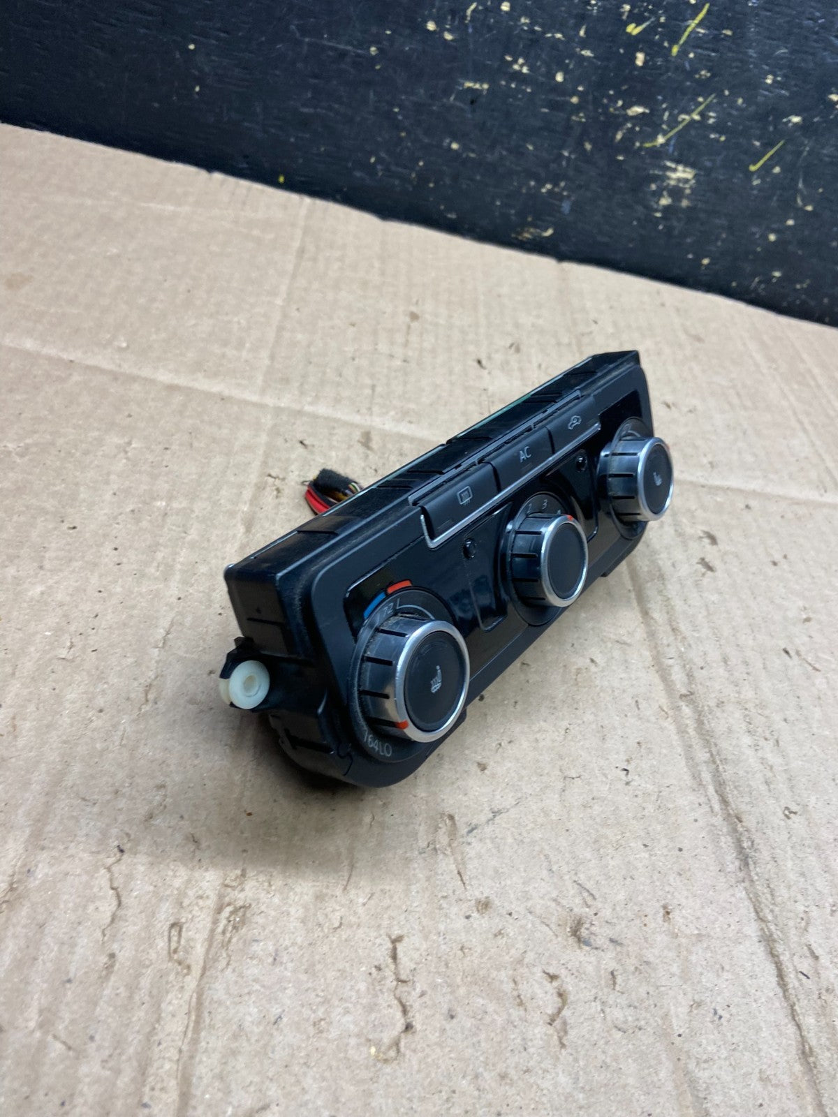 2009 - 2011 Volkswagen CC Center Climate Control Panel AC Heater AA7940 DG1