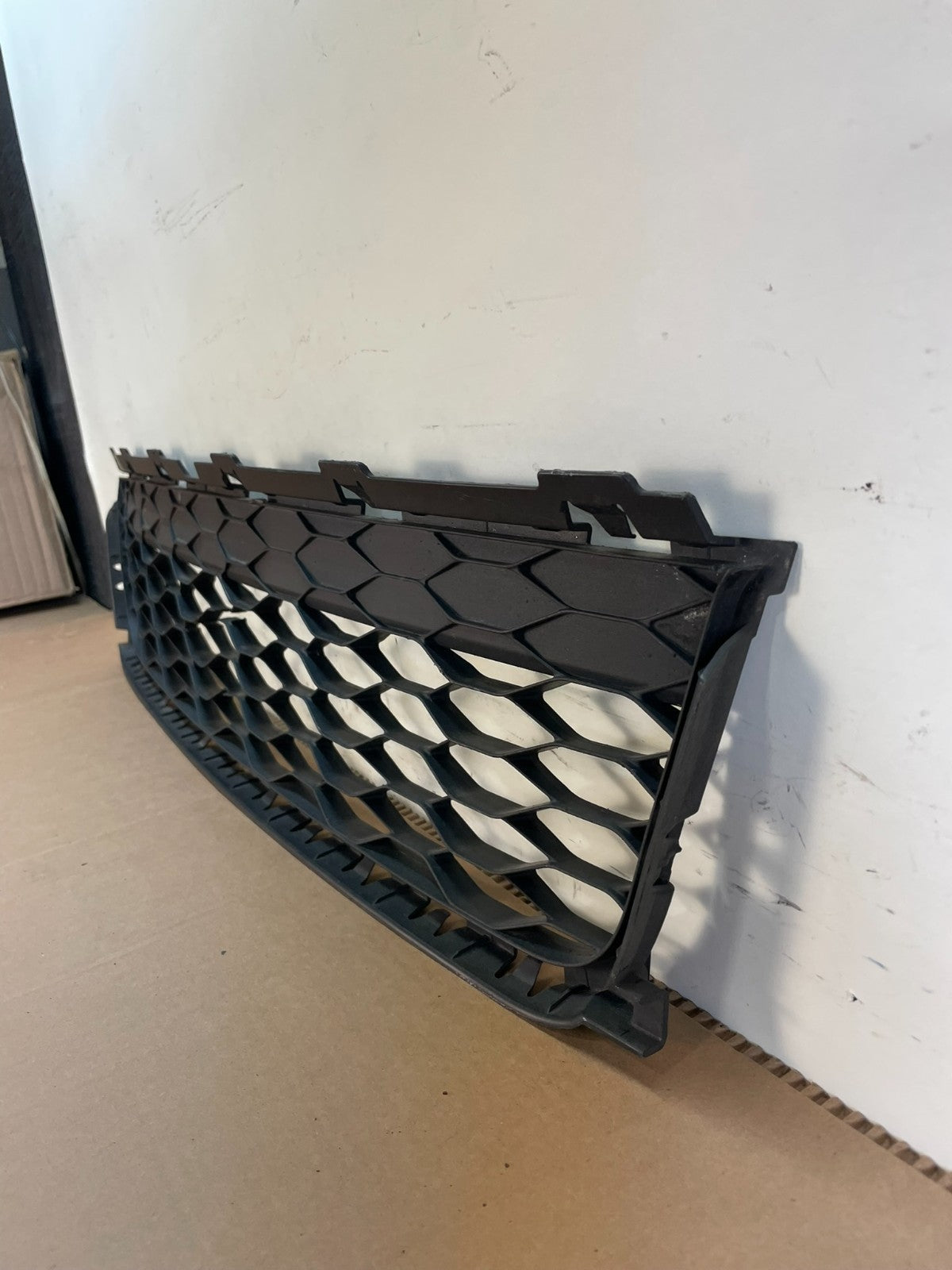 2016 2017 2018 Ford Explorer Front Lower Grill Grille AH8557 DG1
